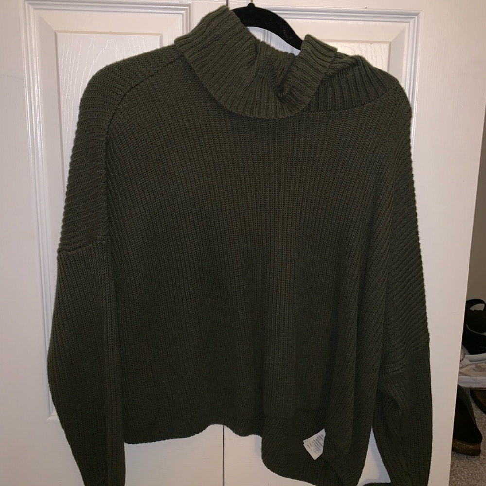 Hollister Olive Green Sweater